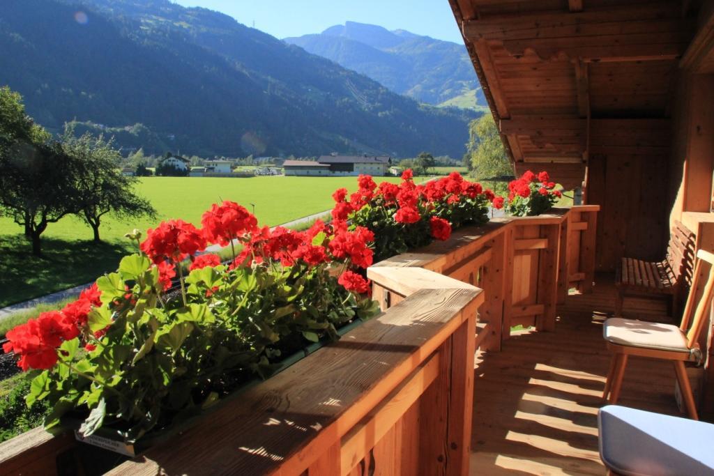 Apart Eberharter Aschau Im Zillertal Exterior photo